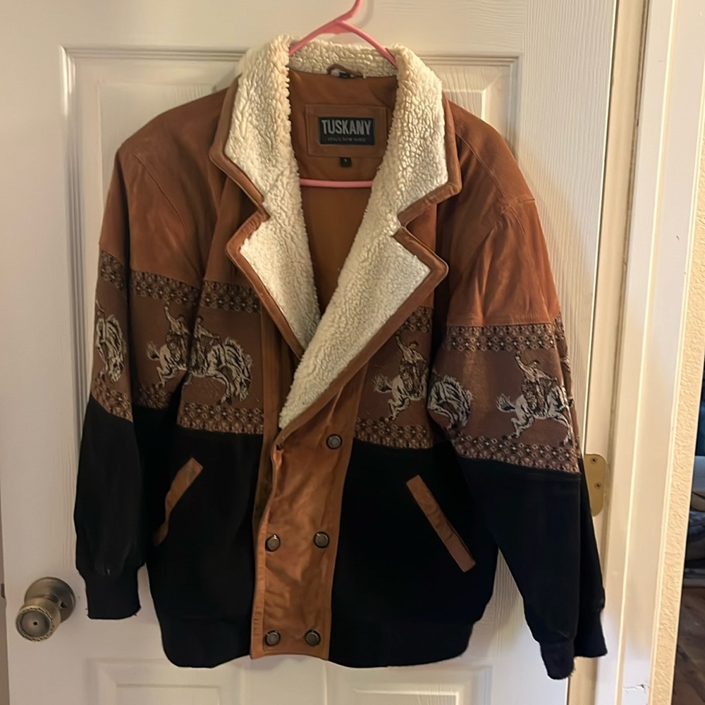 Vintage Tuskany Italy. New York genuine leather shearling jacket. Women’s Small.